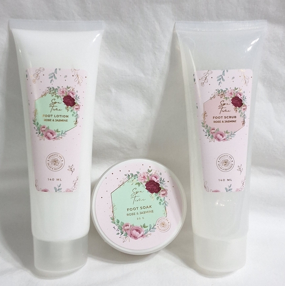 Spa Time Foot Care Bundle, Rose & Jasmine, Foot Lotion, Foot Soak, Foot Scrub - Picture 1 of 2